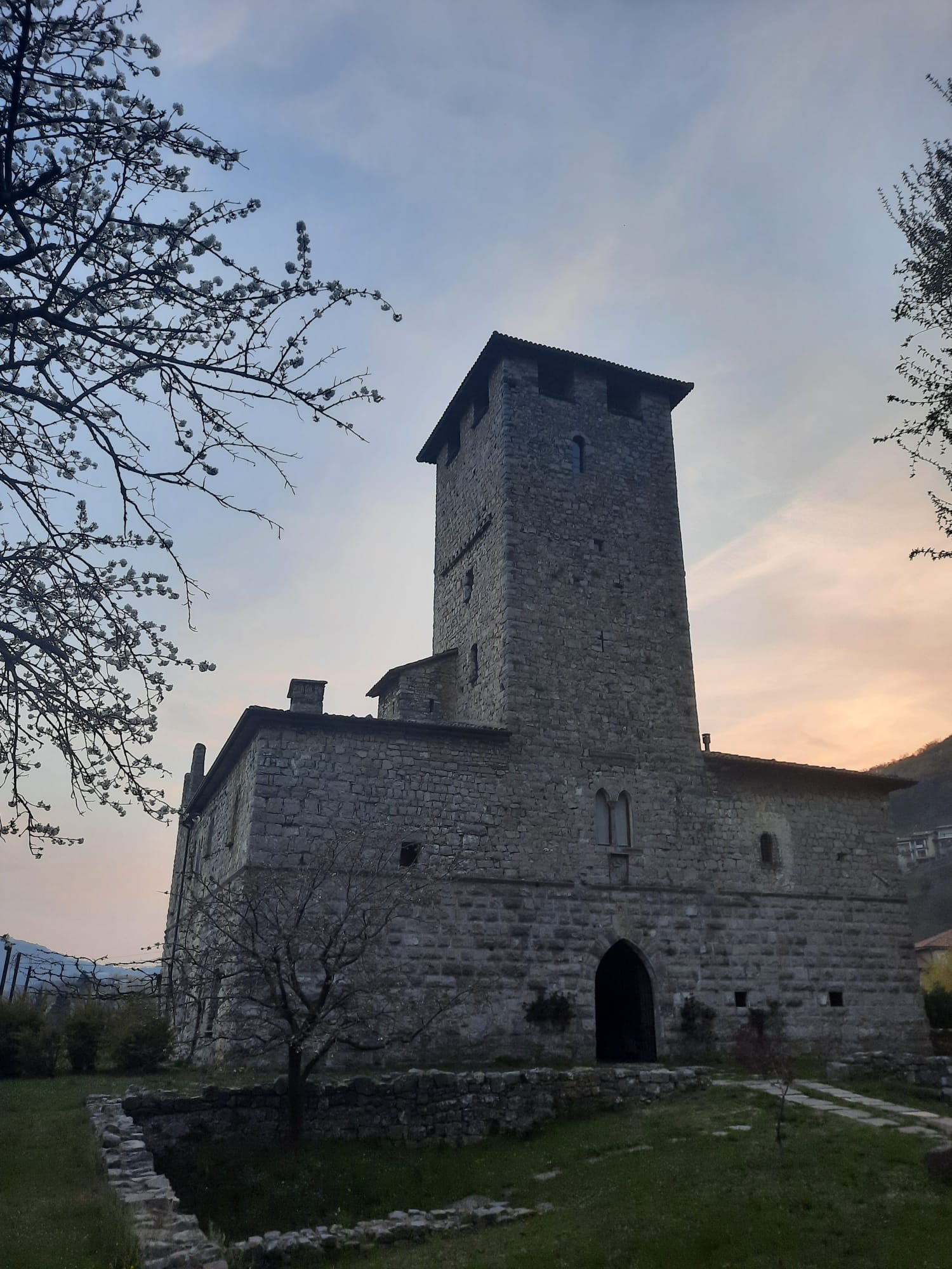 Castello Suardi tramonto